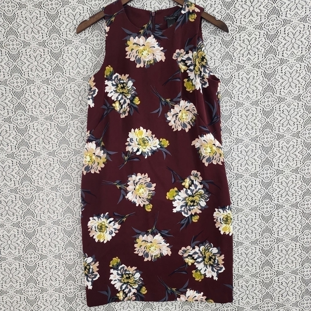 Sleeveless Floral Shift Dress - Burgundy